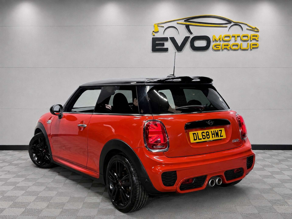 Mini Hatch Cooper S Sport DL68HWZ Orange #2