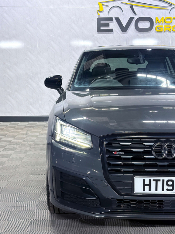 Audi Q2 Black Edition 35 Tfsi HT19FBJ Grey #5