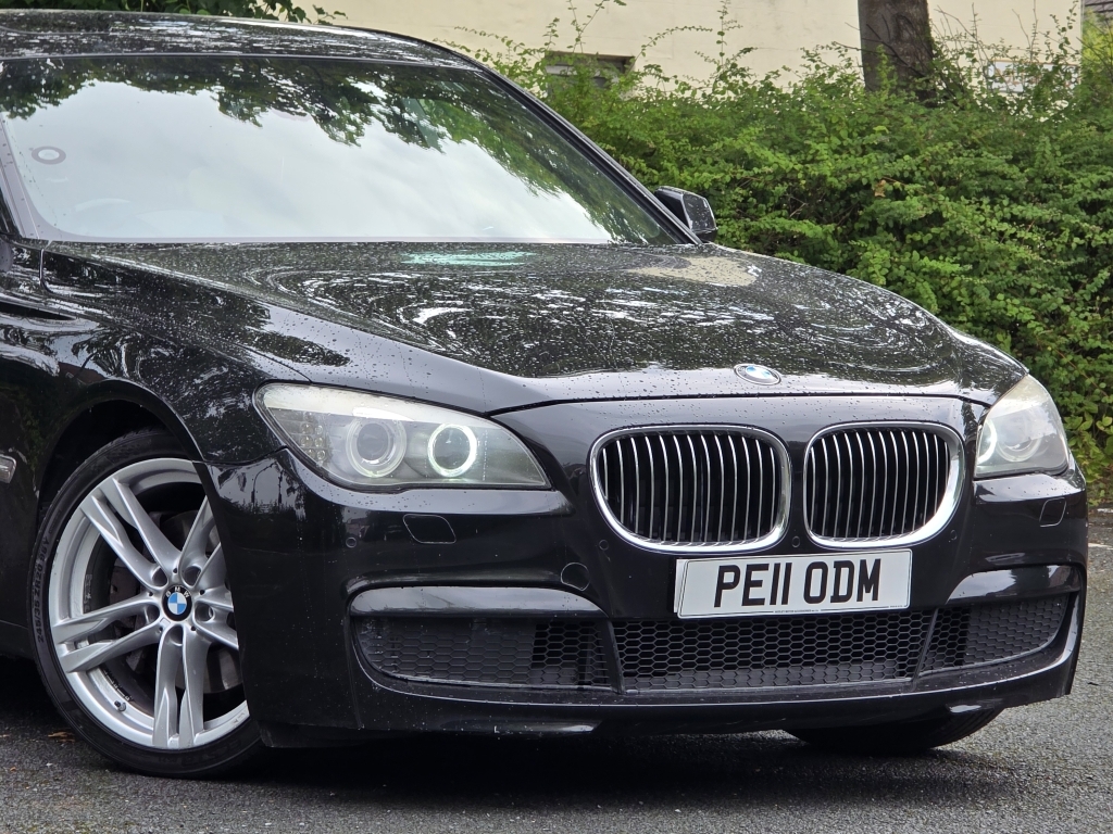 BMW 7 Series 3.0 730D M Black #2