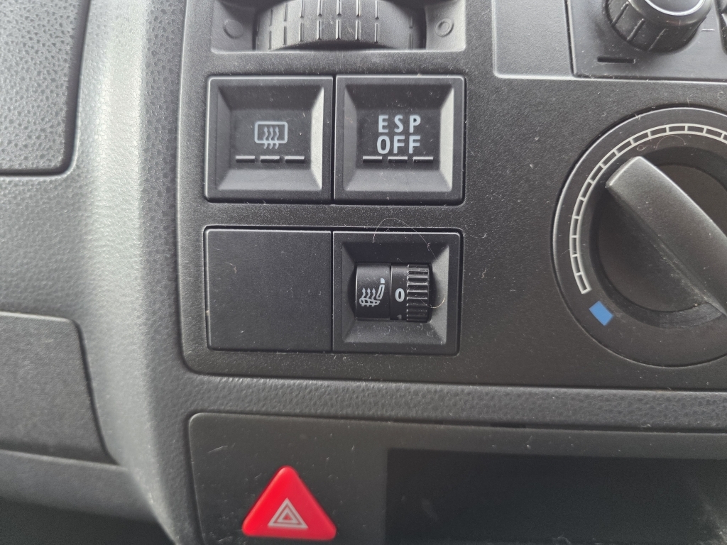 Volkswagen Caravelle Mpv Black #18
