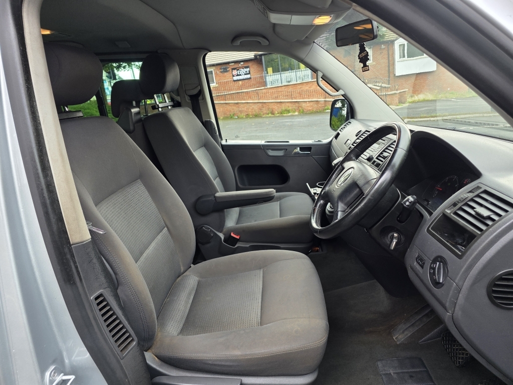 Volkswagen Caravelle Mpv Black #12