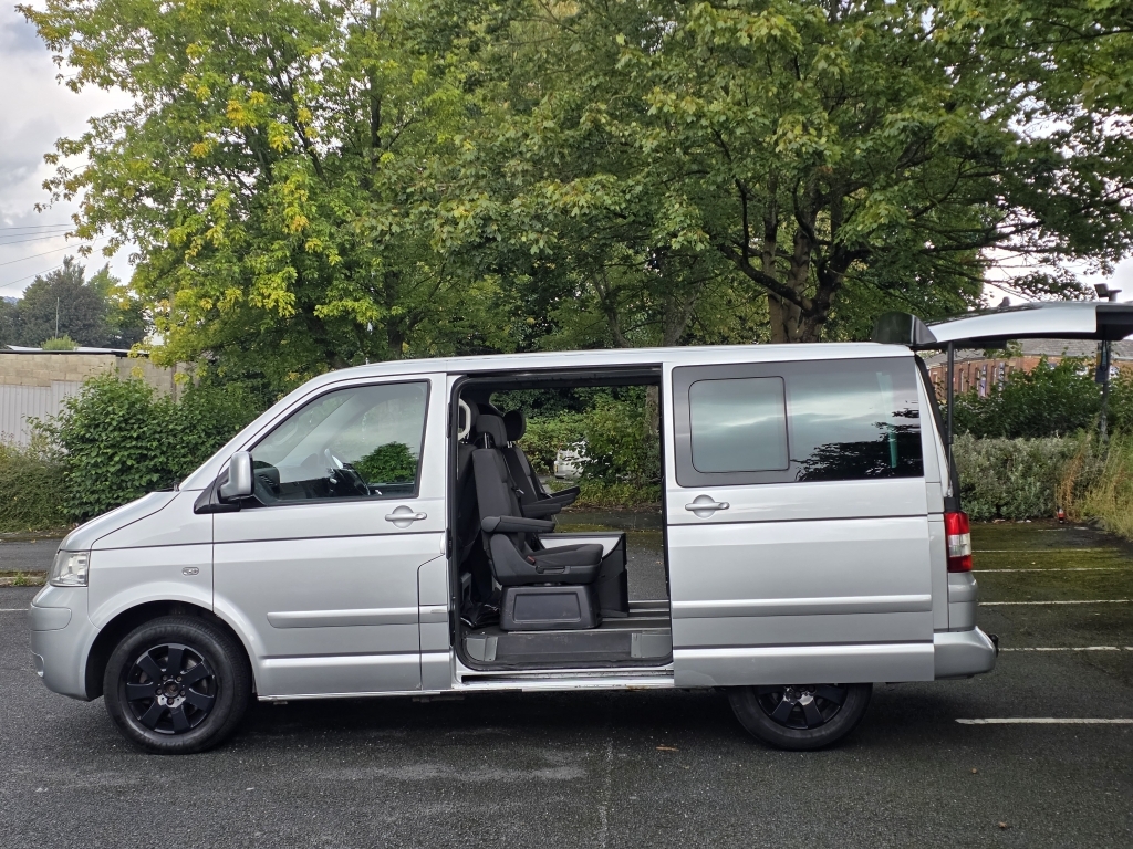 Volkswagen Caravelle Mpv Black #24