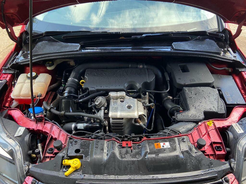 Ford Focus 1.0T Ecoboost Titanium Navigator Euro 5 S S Red #5