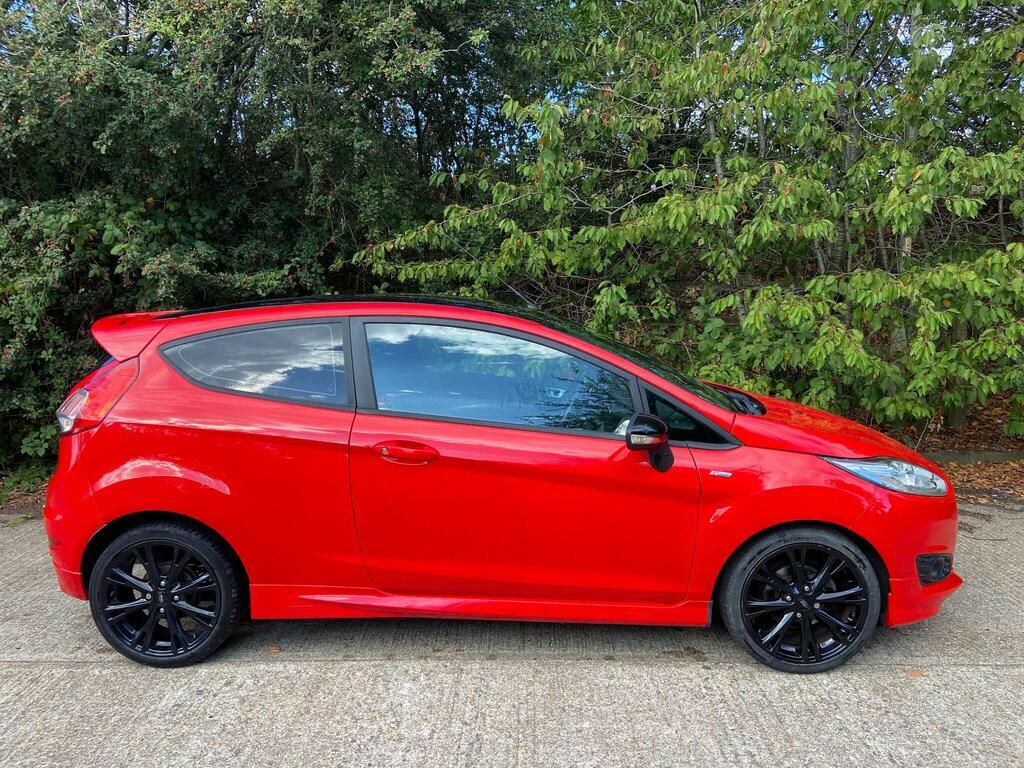 Ford Fiesta Zetec Red #8
