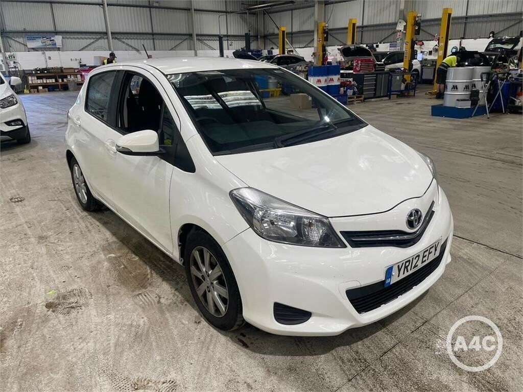 Toyota Yaris Hatchback 1.4 D-4d Tr Euro 5 201212 White