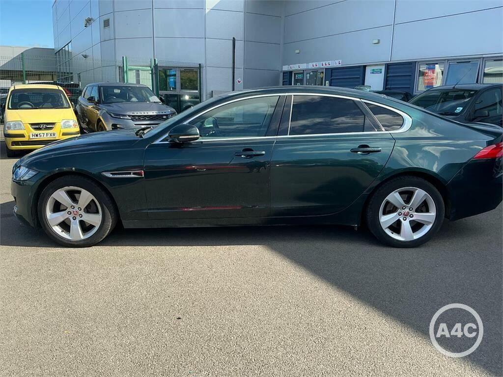 Jaguar XF Saloon 2.0D Portfolio Euro 6 Ss 2016 VN16AHE Green #4
