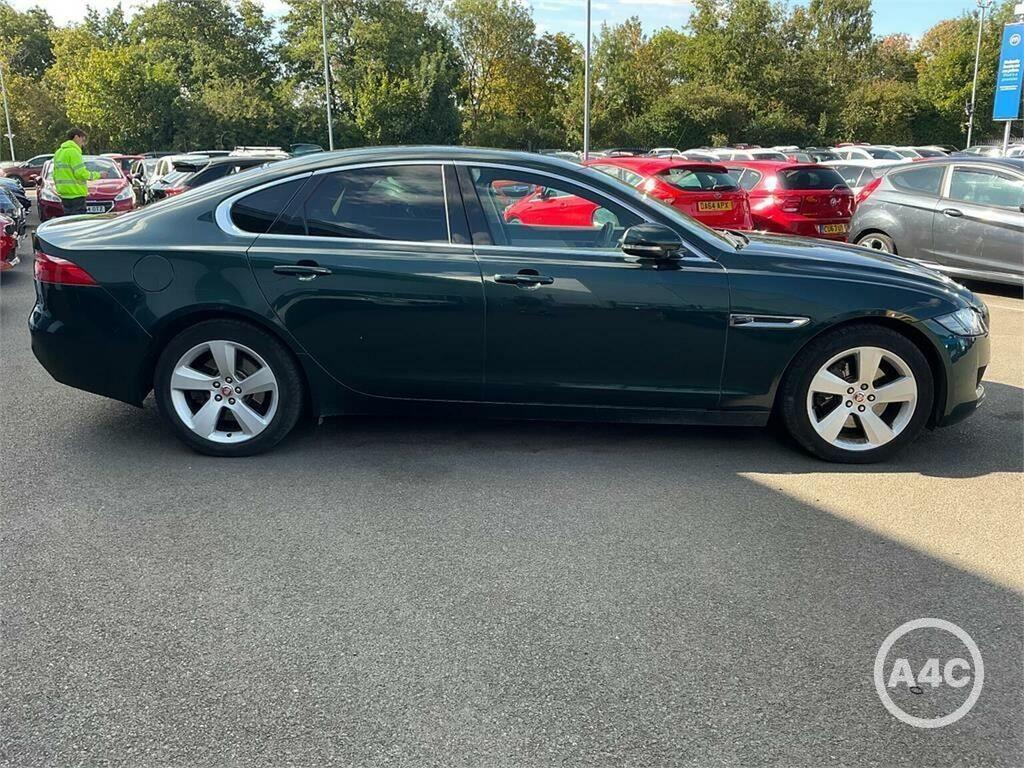 Jaguar XF Saloon 2.0D Portfolio Euro 6 Ss 2016 VN16AHE Green #3