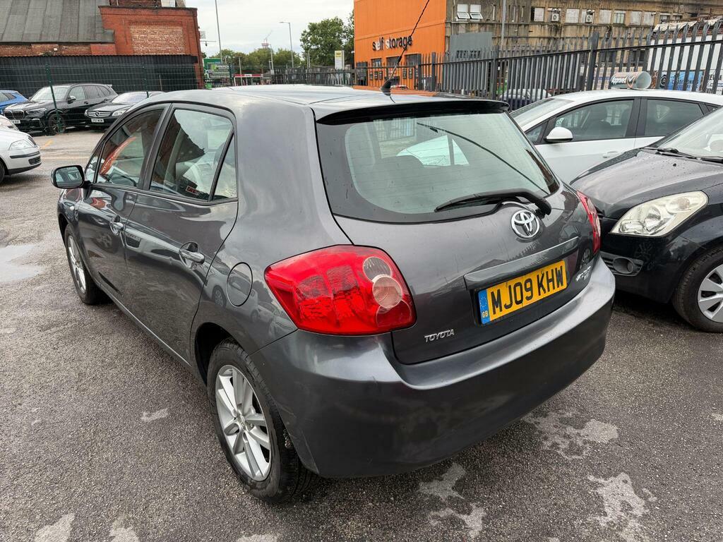 Toyota Auris 1.6 V-matic Tr Grey #4