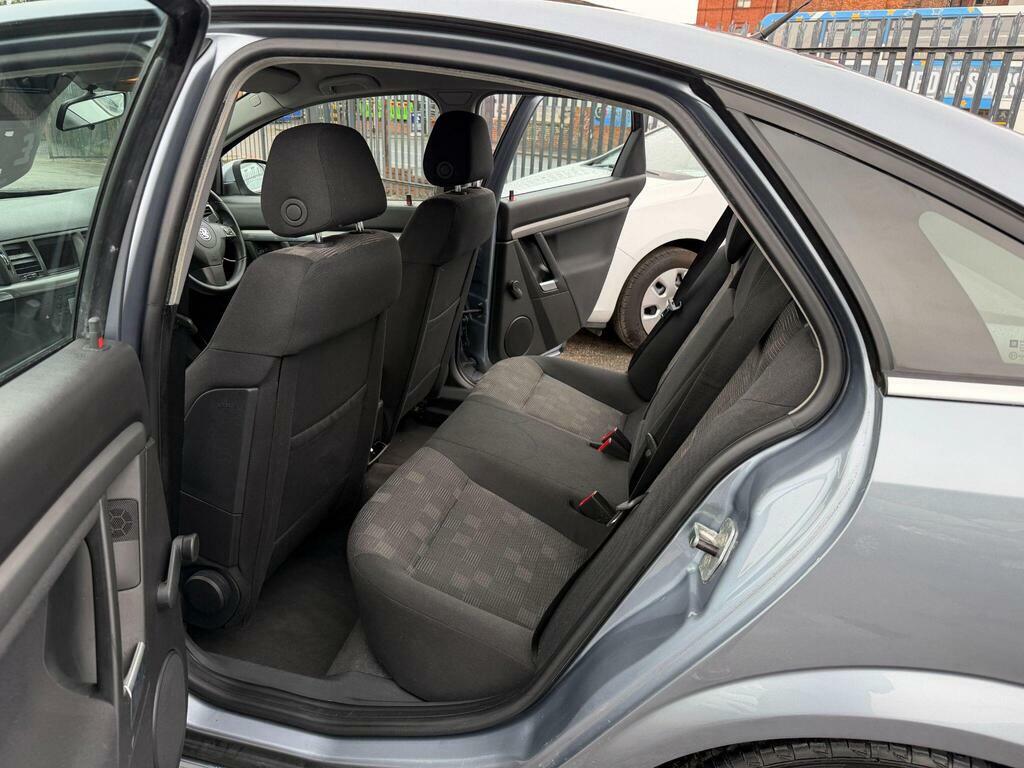 Vauxhall Vectra Silver #22