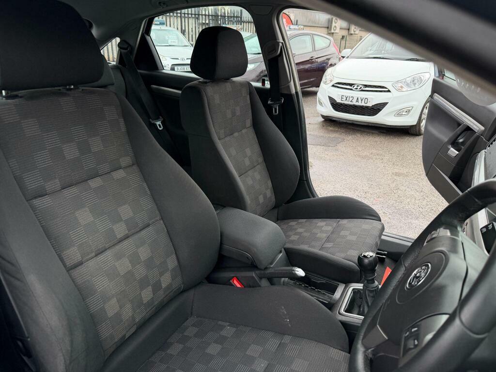 Vauxhall Vectra Silver #21