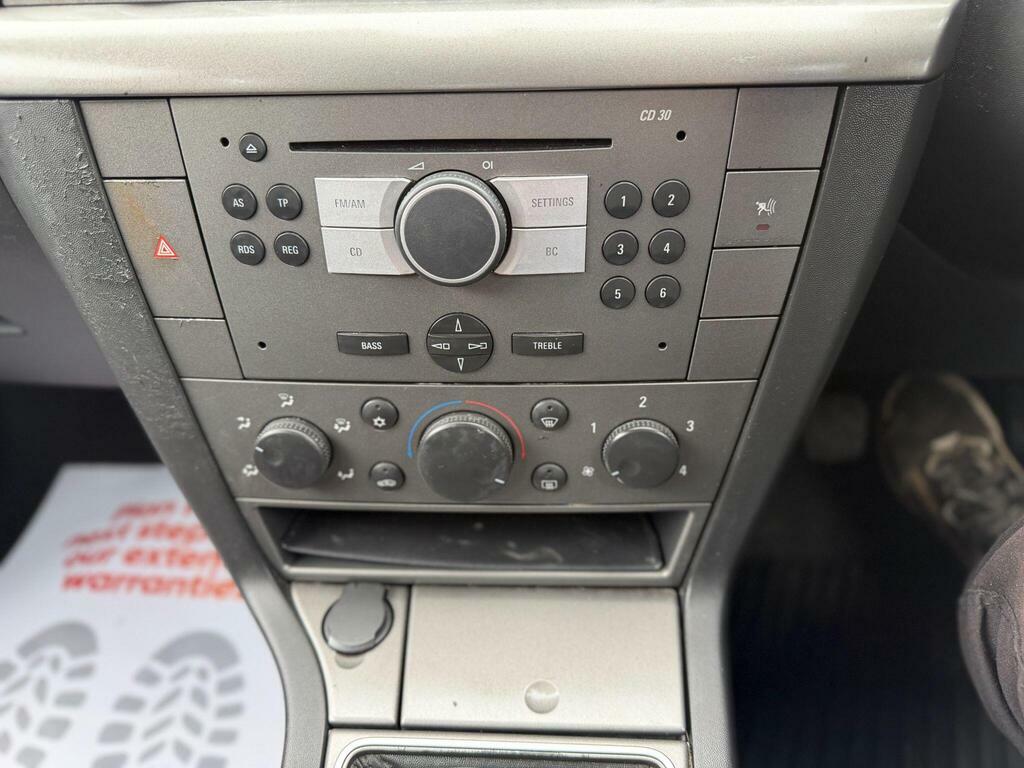 Vauxhall Vectra Silver #19