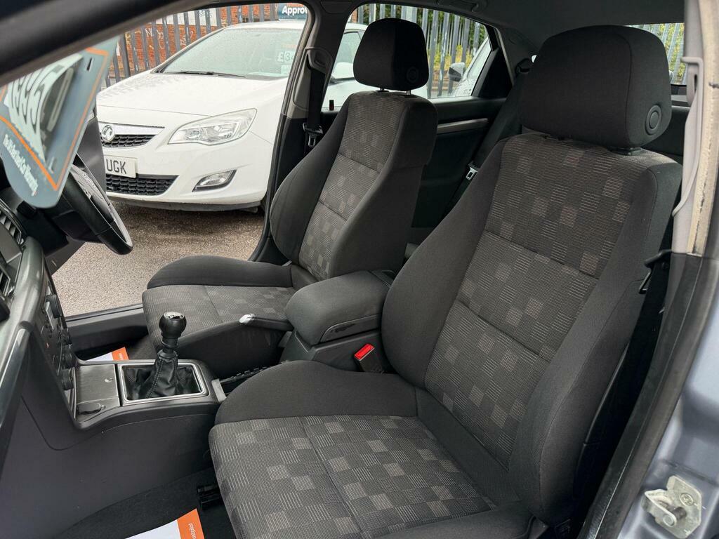 Vauxhall Vectra Silver #23