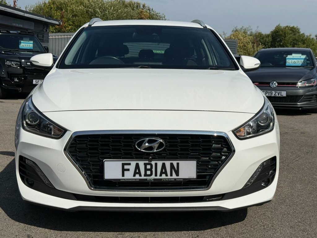 Hyundai I30 1.6L Se Nav CK68YJA White #4