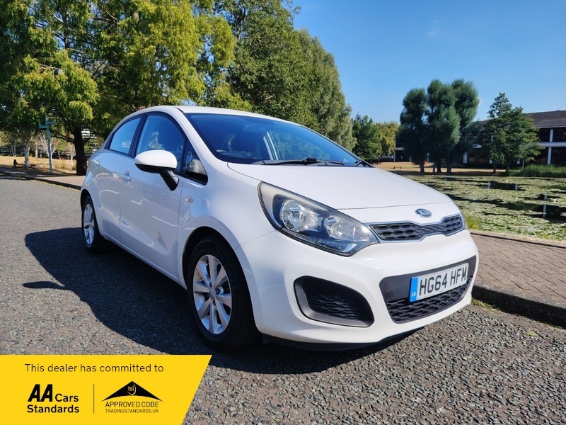 Kia RIO 1.25 Vr7 Hatchback White