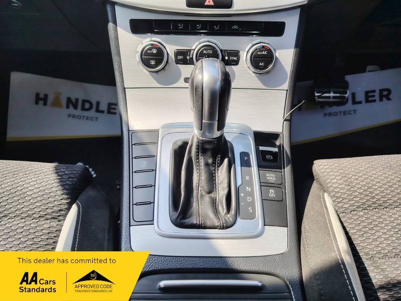 Volkswagen Passat Executive #32