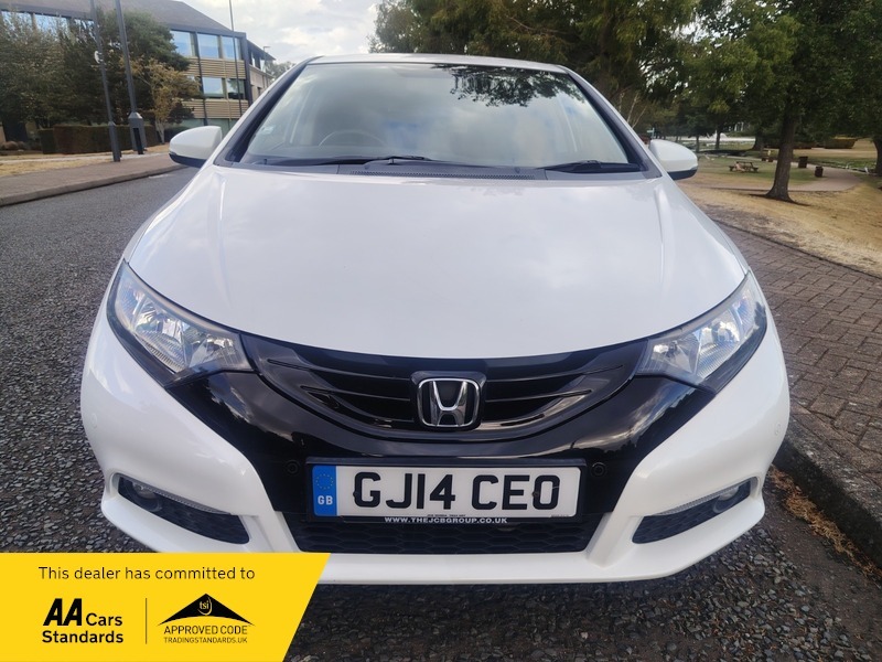Honda Civic 1.8 I-vtec Se Plus White #2