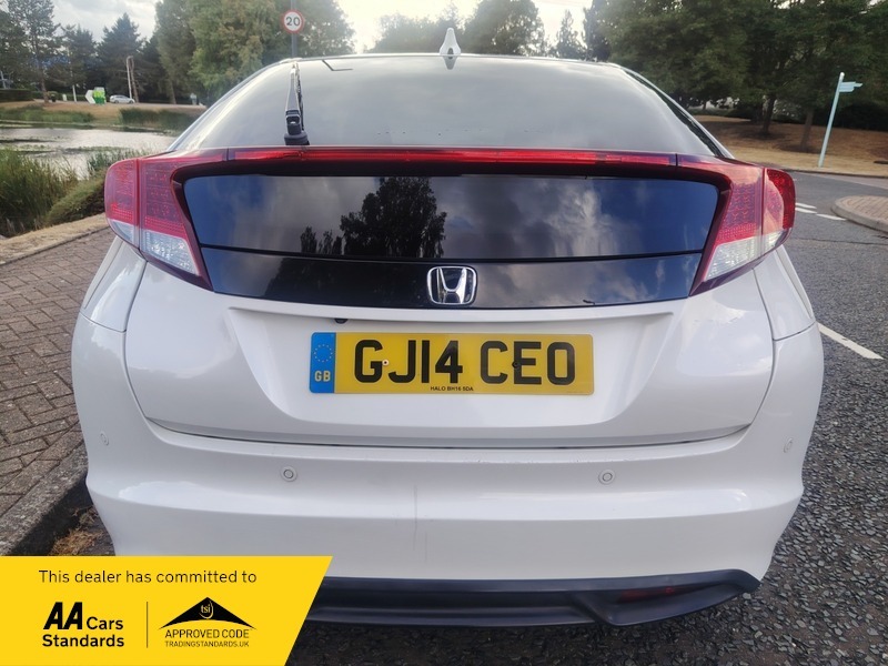 Honda Civic 1.8 I-vtec Se Plus White #6
