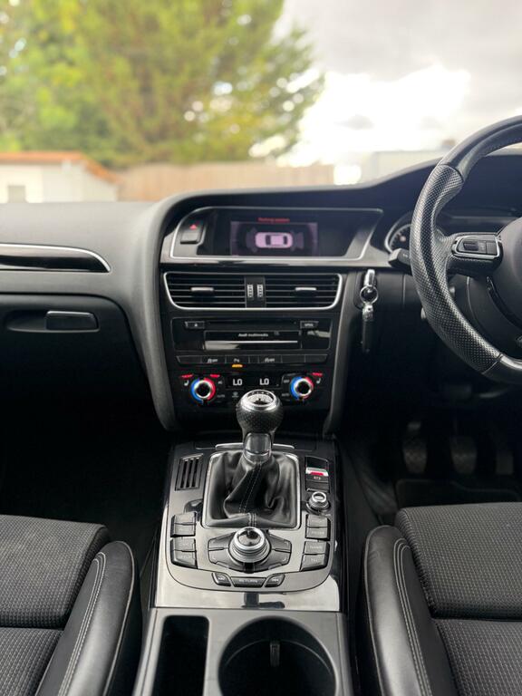 Audi A4 Saloon 2.0 White #25