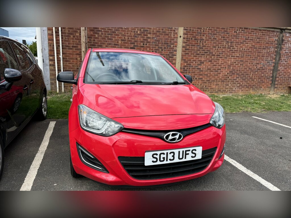 Hyundai I20 1.2 Classic Hatchback Euro 5 85 Red #2
