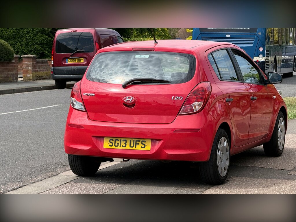 Hyundai I20 1.2 Classic Hatchback Euro 5 85 Red #3