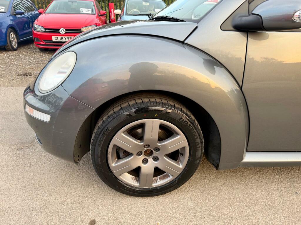 Volkswagen Beetle Hatchback White #37