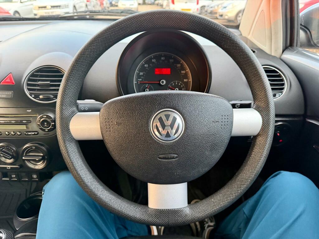 Volkswagen Beetle Hatchback White #42