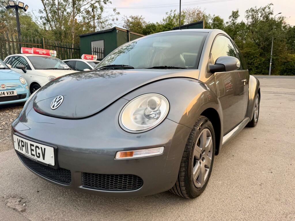 Volkswagen Beetle Hatchback White #10