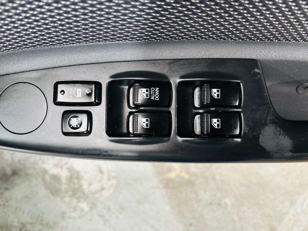 Kia RIO Hatchback Black #15