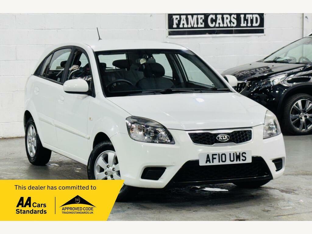 Kia RIO 1.4 Strike White