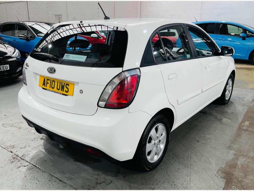 Kia RIO 1.4 Strike White #4