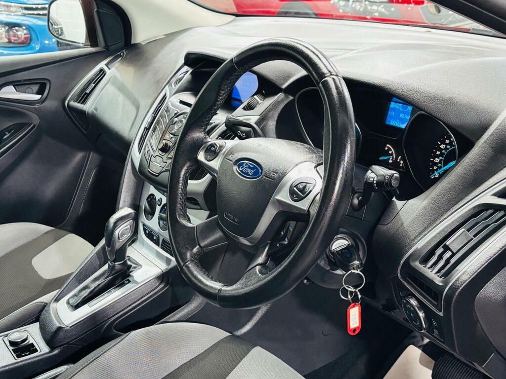 Ford Focus Hatchback Silver #10