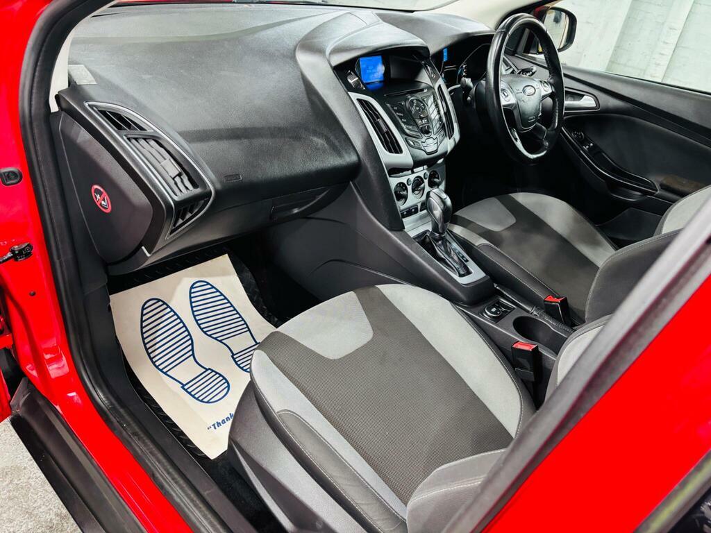 Ford Focus Hatchback Silver #12