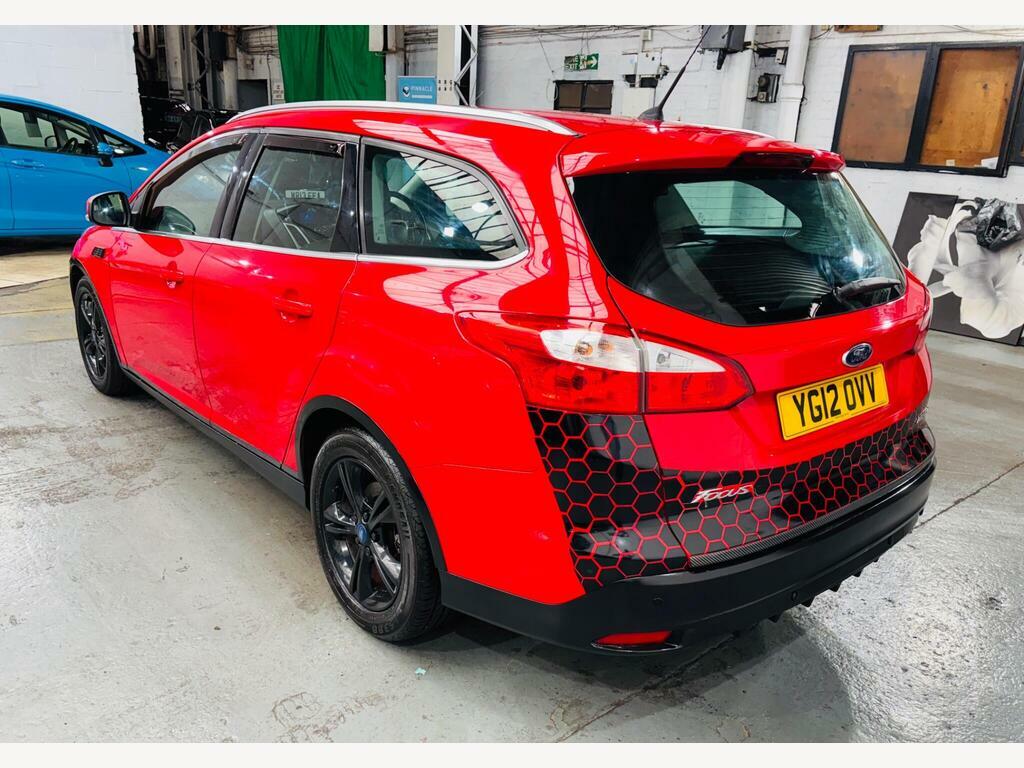 Ford Focus Hatchback Silver #6