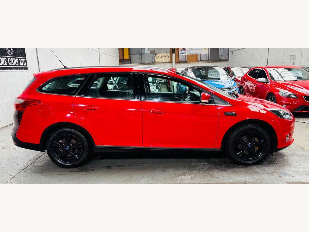 Ford Focus Hatchback Silver #7