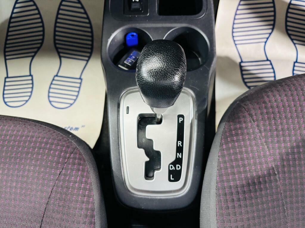 Mitsubishi Mirage Hatchback White #17