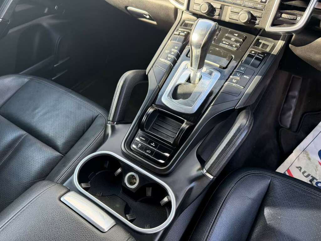 Porsche Cayenne  Silver #20