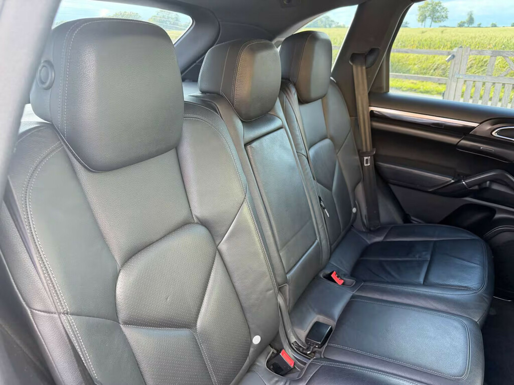 Porsche Cayenne  Silver #14