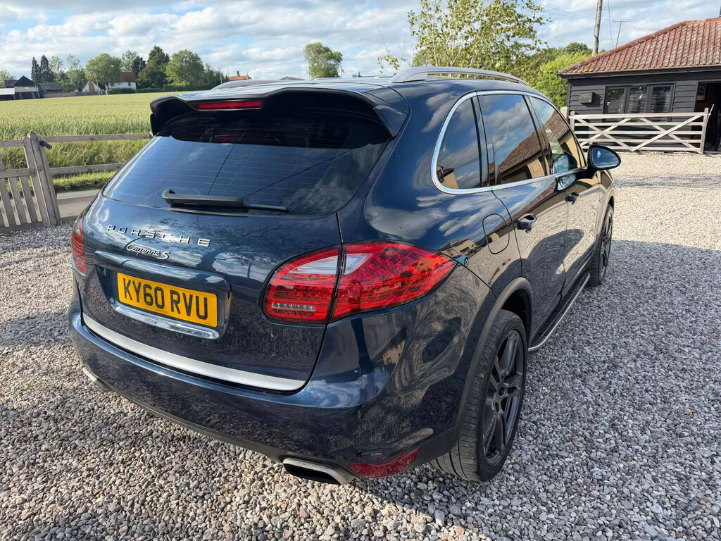 Porsche Cayenne  Silver #9
