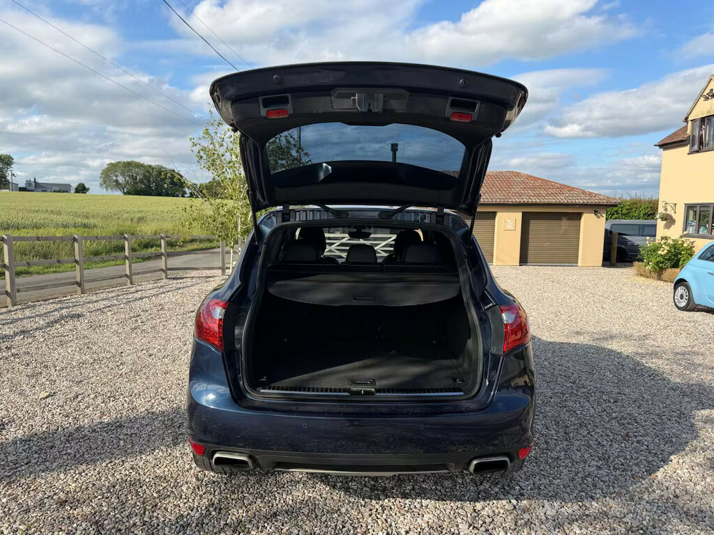 Porsche Cayenne  Silver #8