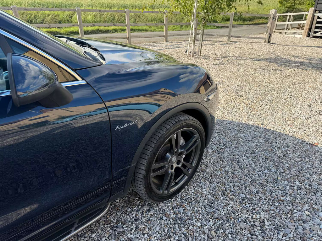 Porsche Cayenne  Silver #12