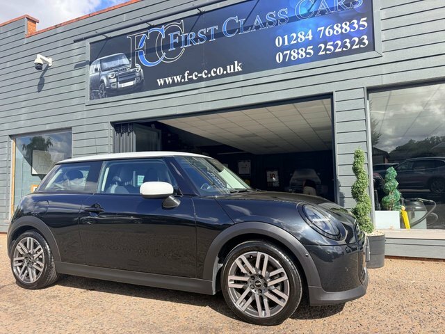 Mini Hatch 1.5C Classic Hatchback Steptronic Euro RO74EFC Black