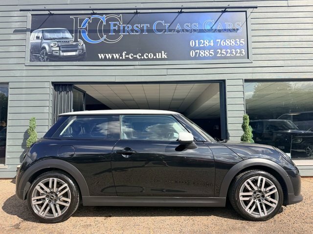 Mini Hatch 1.5C Classic Hatchback Steptronic Euro RO74EFC Black #4
