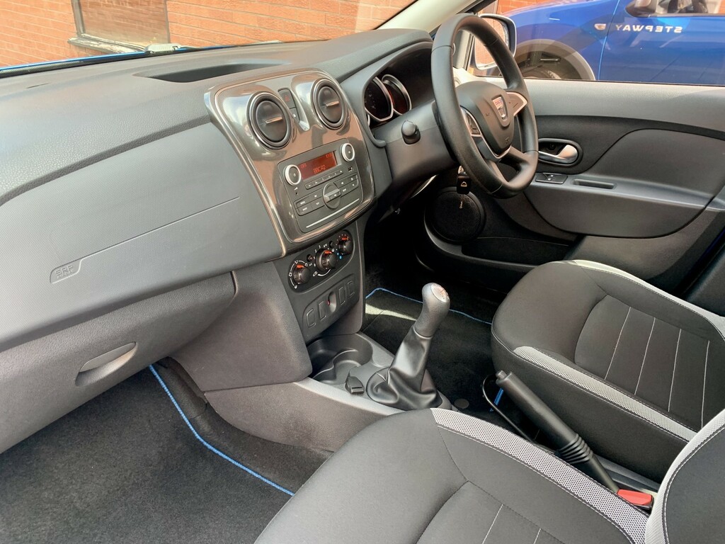 Dacia Sandero Stepway Hatchback 1.5 Stepway Ambiance Dci 90 201717 SX17FFB Blue #2