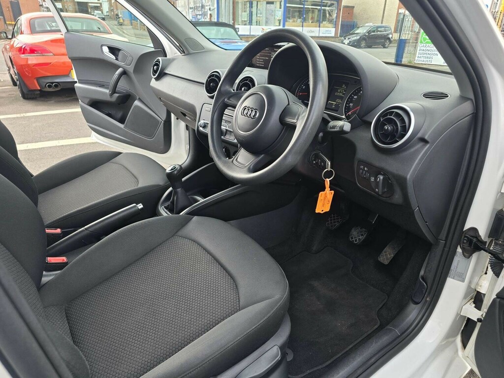 Audi A1 Hatchback 1.0 Tfsi Se Sportback Euro 6 Ss YS66UBW White #3