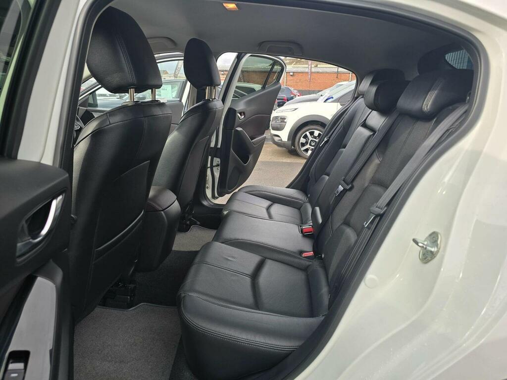Mazda 3 Hatchback 2.0 Skyactiv-g Sport Nav Euro 6 Ss YO18GMZ White #4
