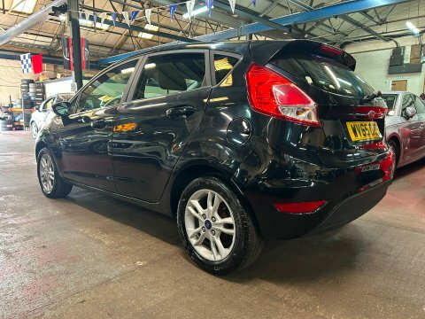 Ford Fiesta Zetec Black #4