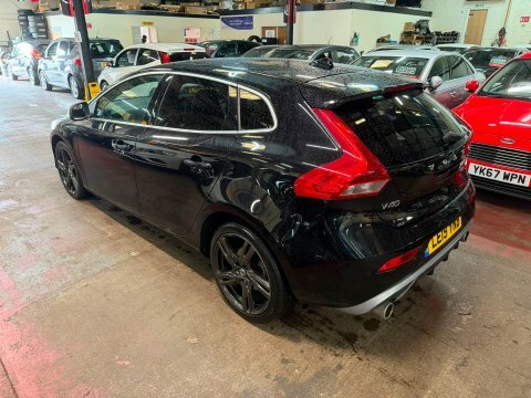 Volvo V40 T2 R-design Edition LE19YNB Black #4