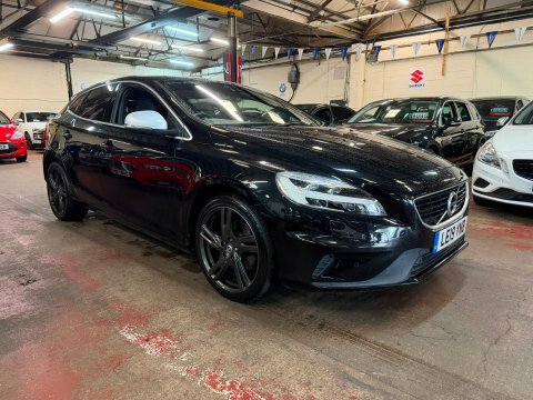 Volvo V40 T2 R-design Edition LE19YNB Black
