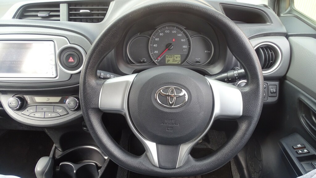 Toyota Yaris 1.3 Vvt-i Sr Grey #22