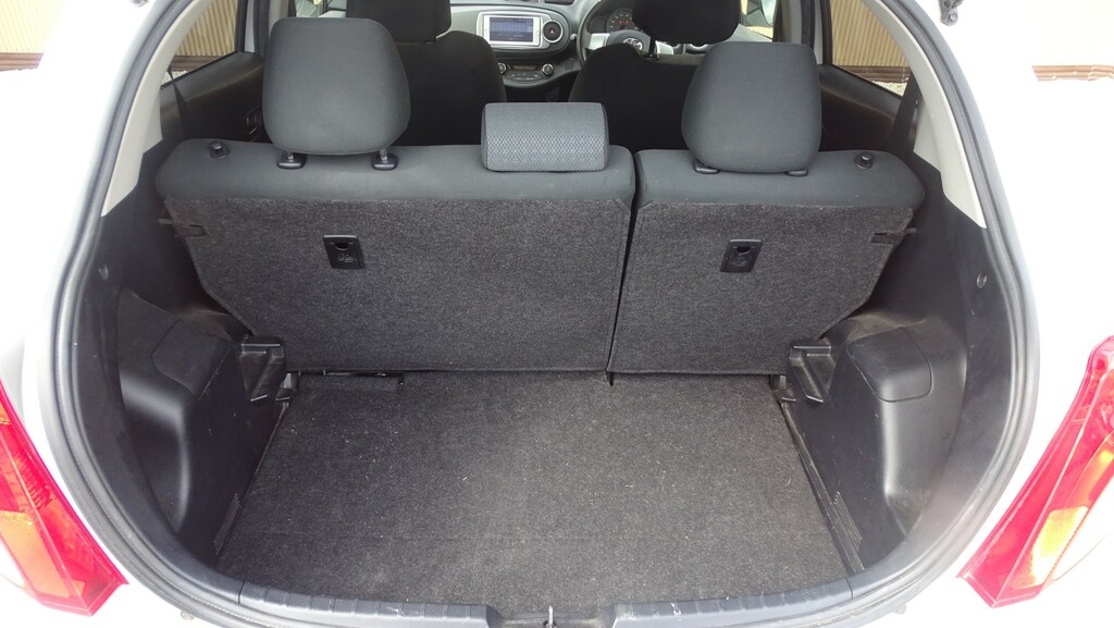 Toyota Yaris 1.3 Vvt-i Sr Grey #17